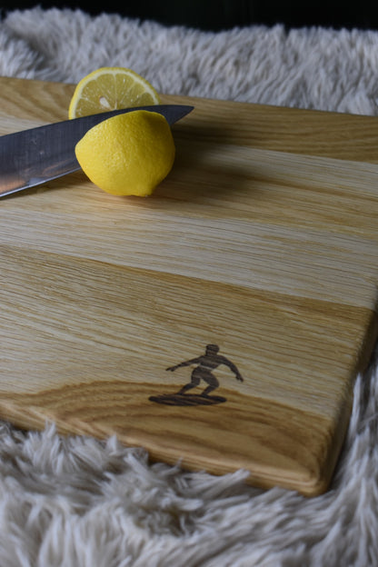 Shadow Stories #001 — Surfer (Eiken 45×25×1,5 cm)