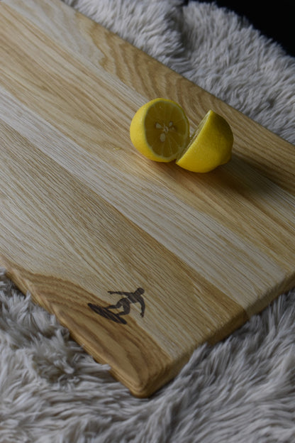 Shadow Stories #001 — Surfer (Eiken 45×25×1,5 cm)