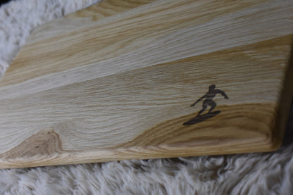 Shadow Stories #001 — Surfer (Eiken 45×25×1,5 cm)