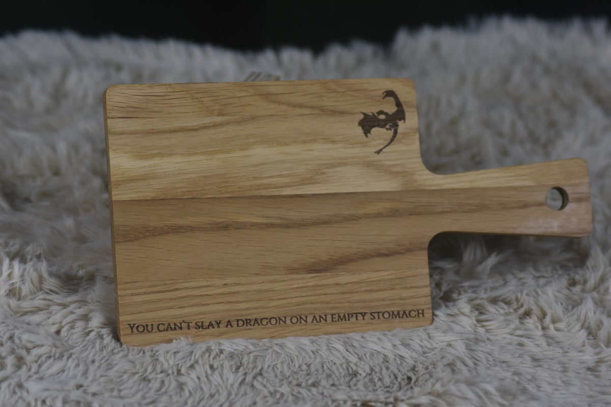 Eiken borrel-/kaasplank 25×13 cm – D&D quotes (gravure)
