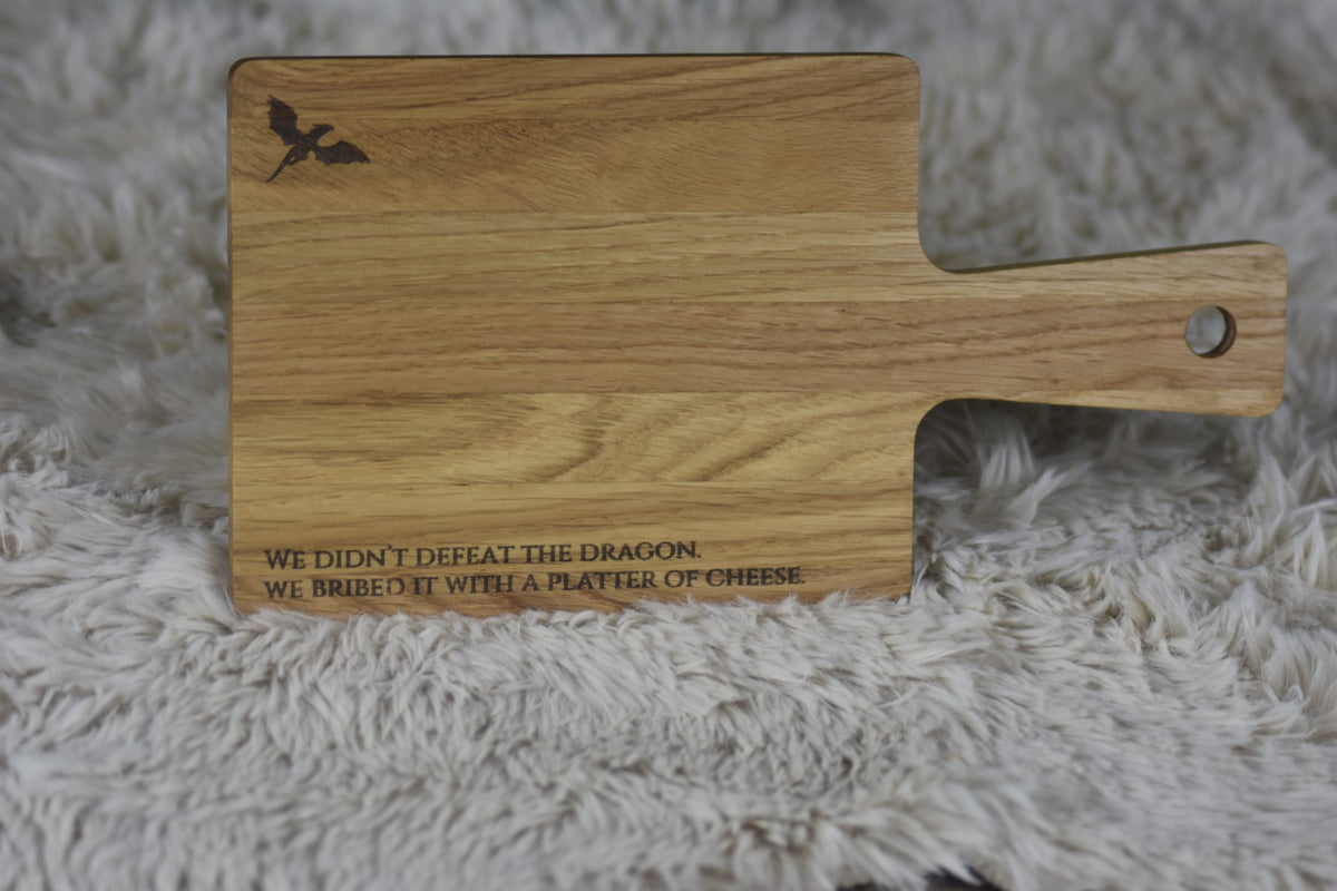 Eiken borrel-/kaasplank 25×13 cm – D&D quotes (gravure)