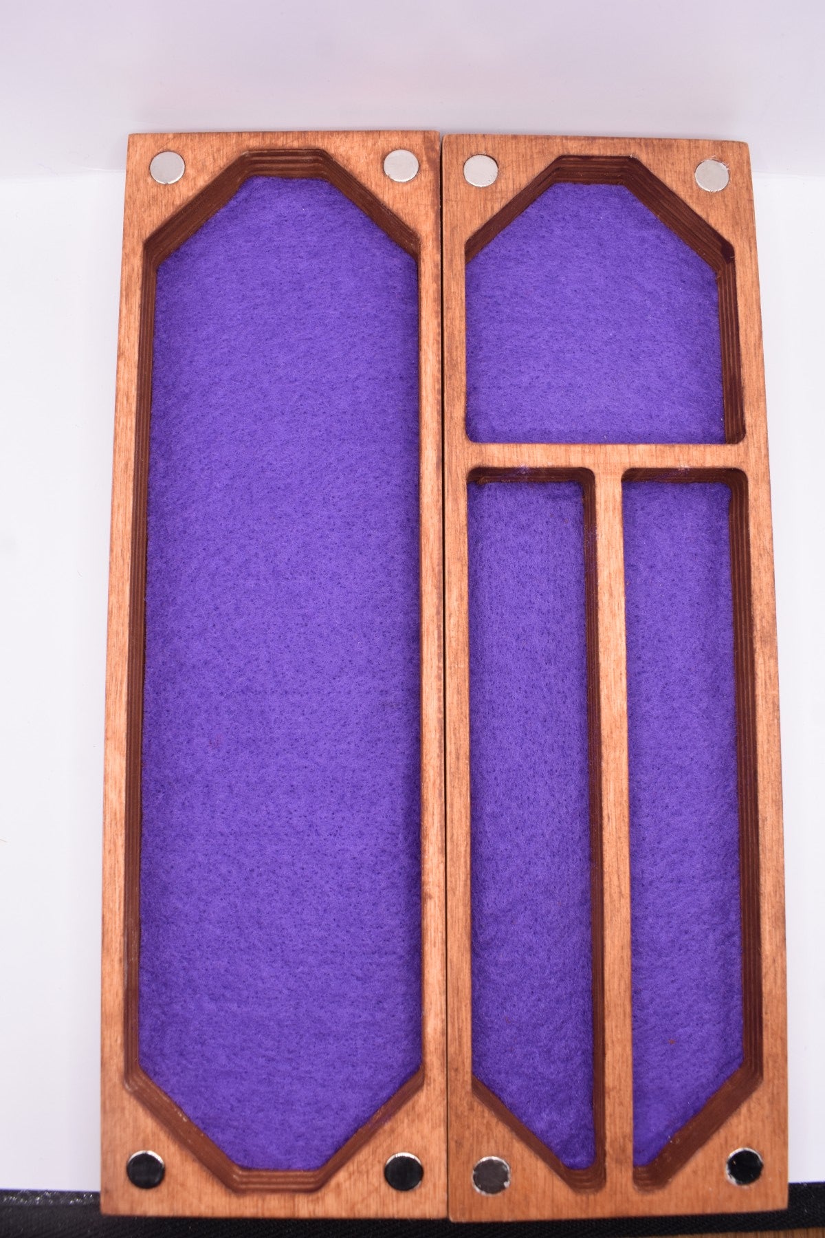 set=3 | finish=teak | felt=koningspaars | angle=top