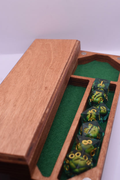 set=3 | finish=teak | felt=ranger-groen | angle=front