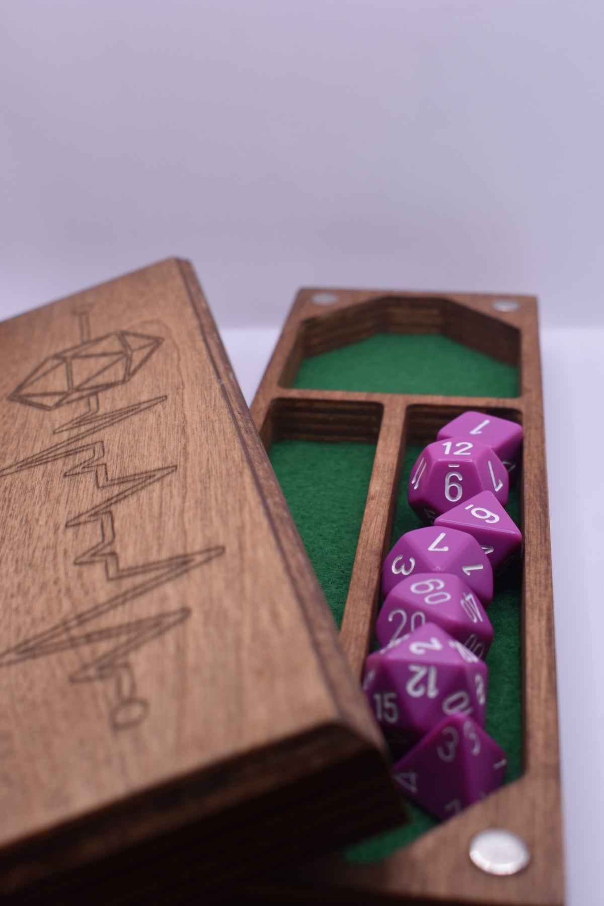 set=3 | finish=walnoot | felt=ranger-groen | angle=front