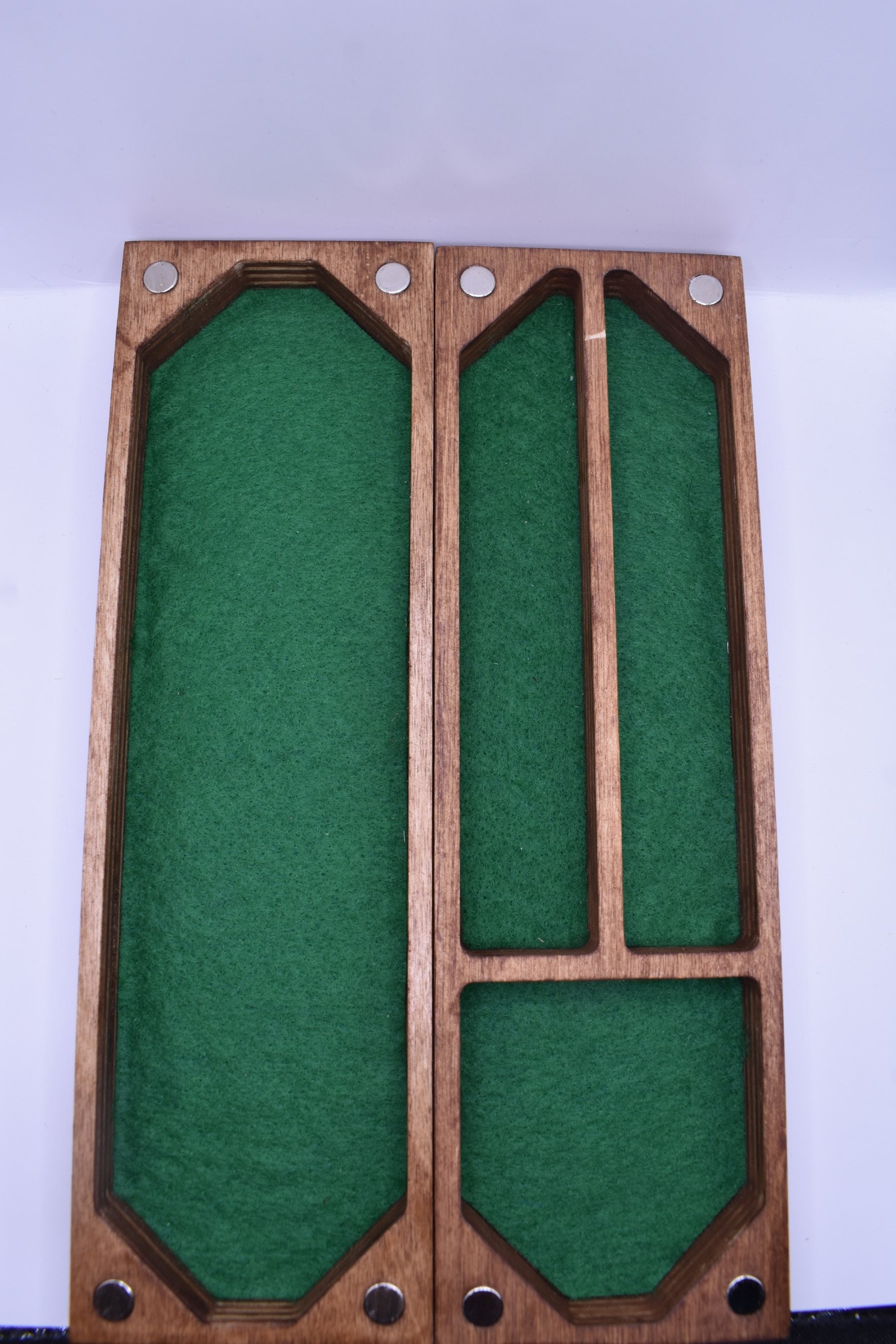 set=3 | finish=walnoot | felt=ranger-groen | angle=top